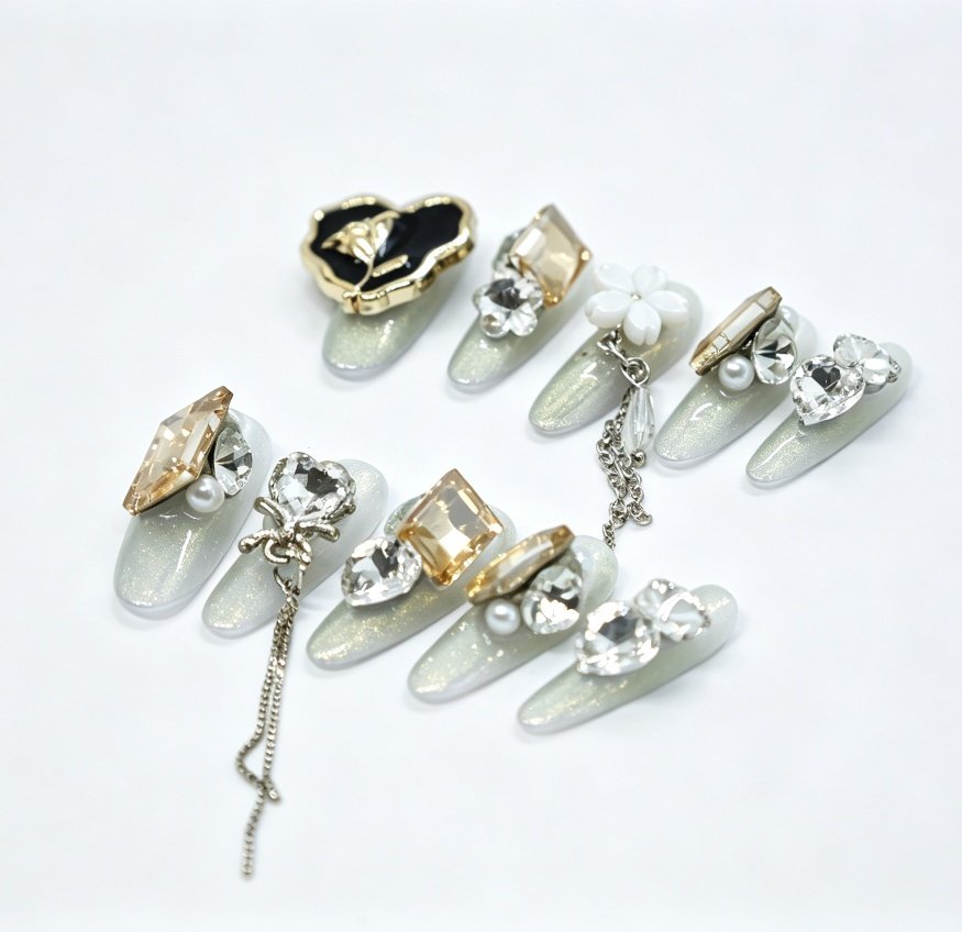 Hand‑made Silver Shimmer Vintage Heart‑Flower Coffin Press‑On Nails